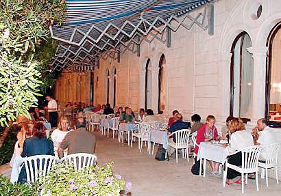terrace_hotel_korcula1
